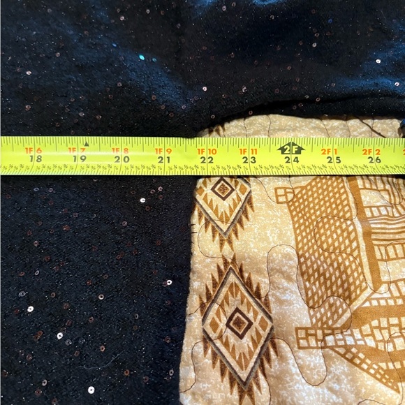 Loft black v-neck sweater with subtle sequin details women’s L NWT - Picture 6 of 9